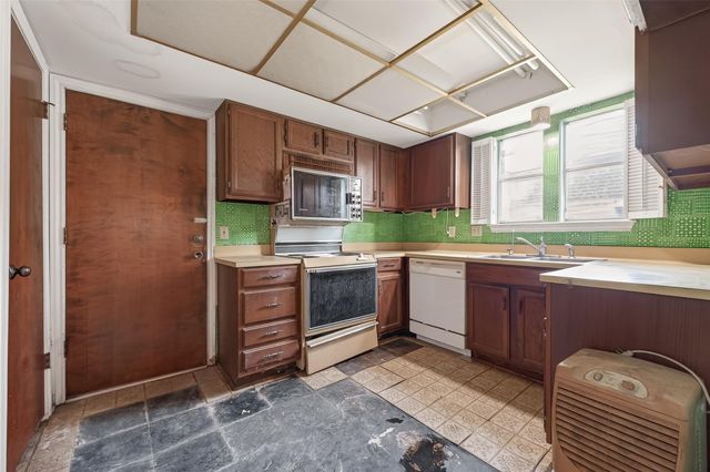 2819 Camelot Lane, Missouri City, TX 77459