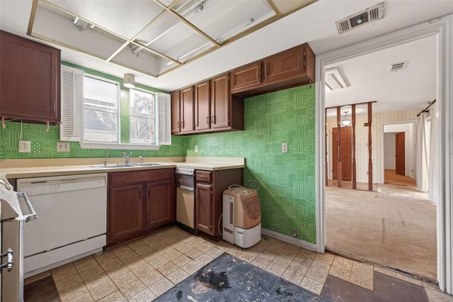 2819 Camelot Lane, Missouri City, TX 77459