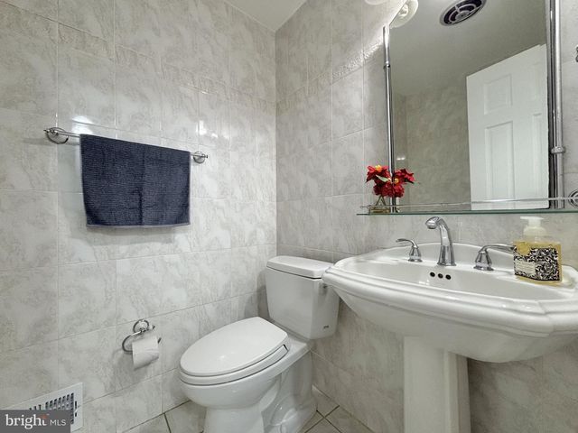 10406 CONOVER, Silver Spring, MD 20902