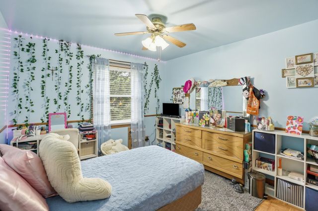 4066 Kingsway Drive, Crown Point, IN 46307