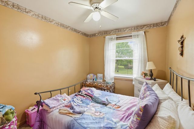4066 Kingsway Drive, Crown Point, IN 46307