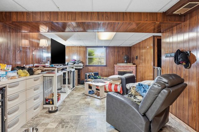 4066 Kingsway Drive, Crown Point, IN 46307
