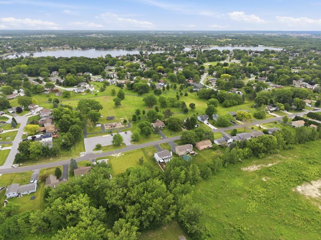 4066 Kingsway Drive, Crown Point, IN 46307