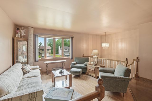 4066 Kingsway Drive, Crown Point, IN 46307