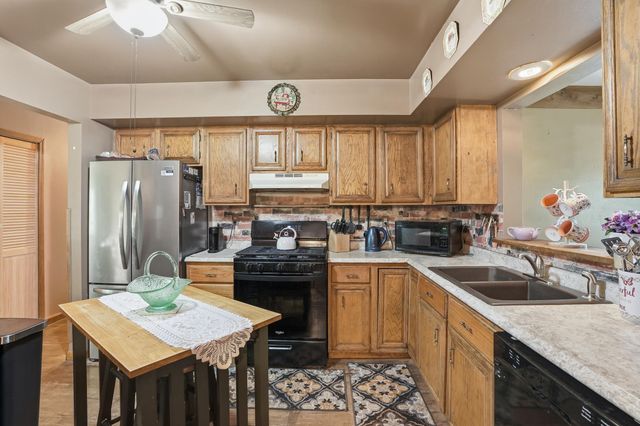 4066 Kingsway Drive, Crown Point, IN 46307