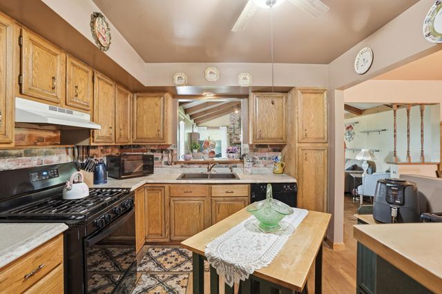 4066 Kingsway Drive, Crown Point, IN 46307
