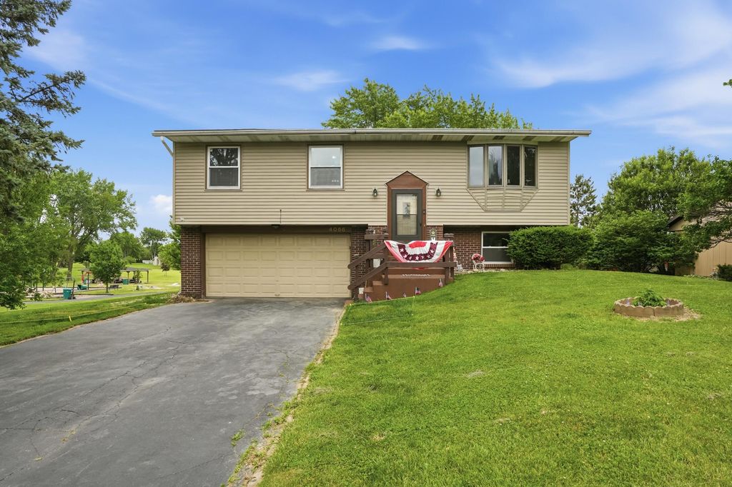 4066 Kingsway Drive, Crown Point, IN 46307