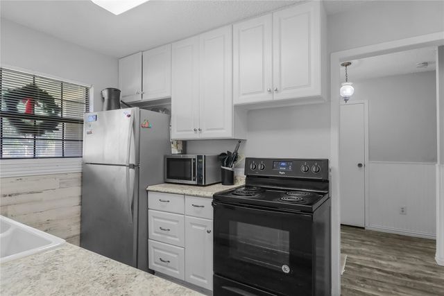 130 Lumpkin Drive, Ennis, TX 75119