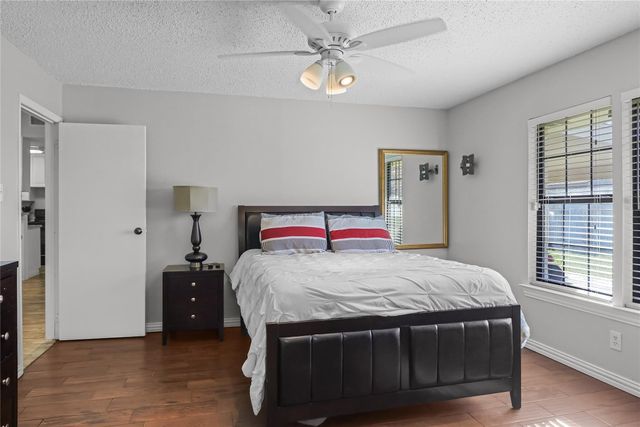 130 Lumpkin Drive, Ennis, TX 75119