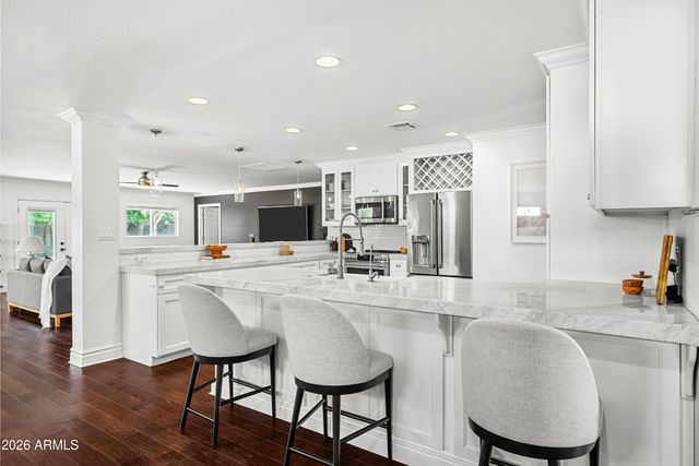 4330 E DEVONSHIRE Avenue, Phoenix, AZ 85018