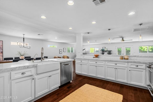 4330 E DEVONSHIRE Avenue, Phoenix, AZ 85018