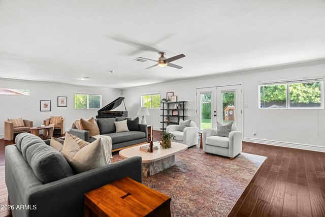 4330 E DEVONSHIRE Avenue, Phoenix, AZ 85018