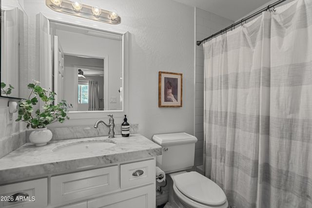 4330 E DEVONSHIRE Avenue, Phoenix, AZ 85018