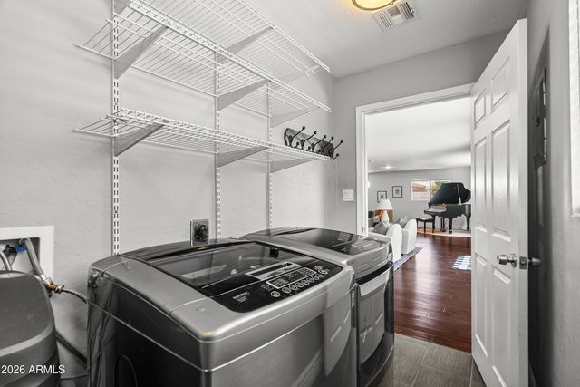 4330 E DEVONSHIRE Avenue, Phoenix, AZ 85018