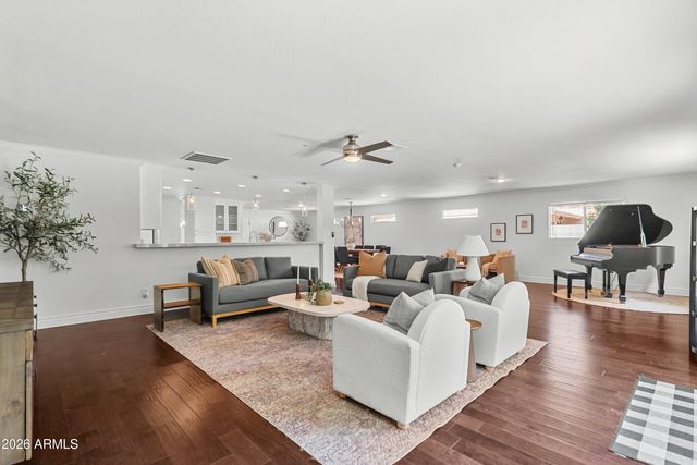 4330 E DEVONSHIRE Avenue, Phoenix, AZ 85018