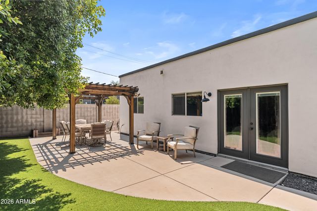 4330 E DEVONSHIRE Avenue, Phoenix, AZ 85018