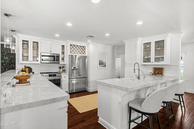4330 E DEVONSHIRE Avenue, Phoenix, AZ 85018