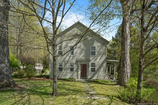 212 Main Street North, Woodbury, CT 06798