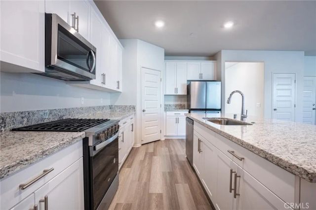 19508 Hanging Rock Rd., Lake Elsinore, CA 92532