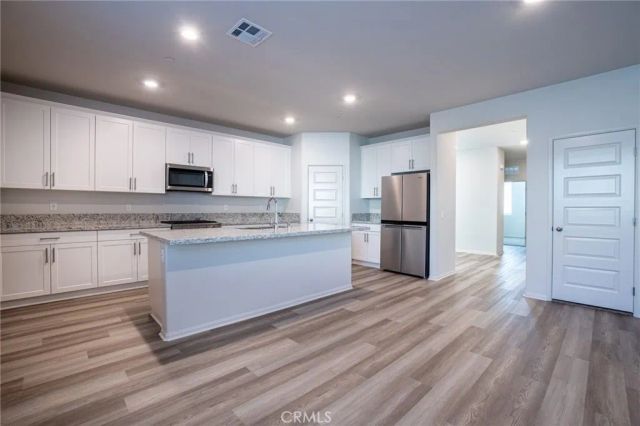 19508 Hanging Rock Rd., Lake Elsinore, CA 92532