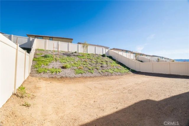 19508 Hanging Rock Rd., Lake Elsinore, CA 92532