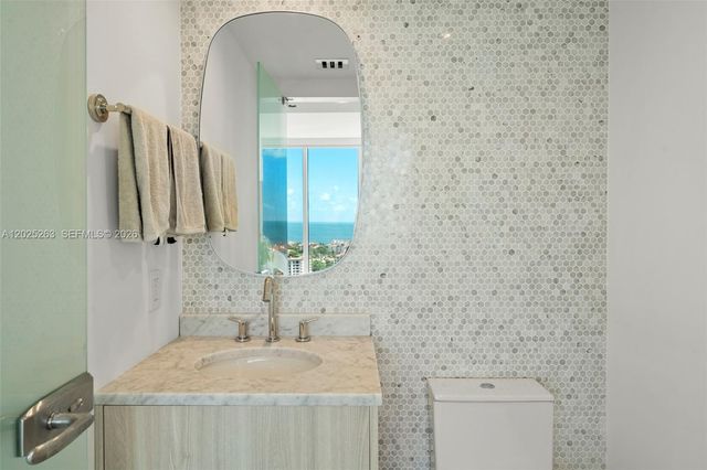 1000 S Pointe Dr 2803, Miami Beach, FL 33139