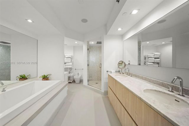 1000 S Pointe Dr 2803, Miami Beach, FL 33139