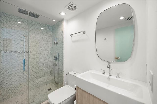 1000 S Pointe Dr 2803, Miami Beach, FL 33139