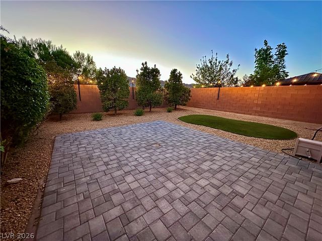 903 Earth Luster Road, Las Vegas, NV 89178