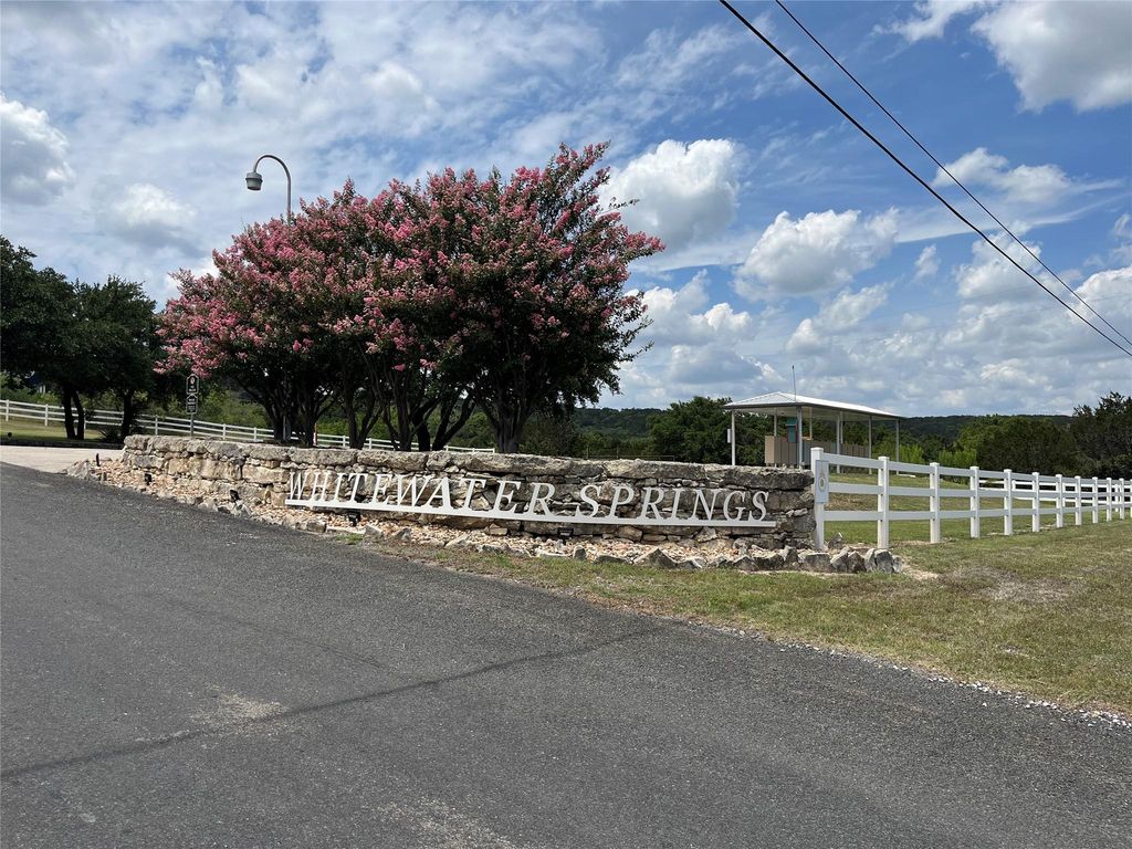 400 Sonora DR, Bertram, TX 78605