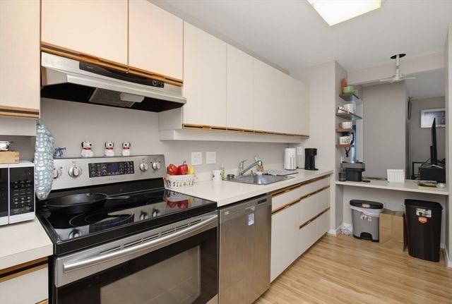 1 Seal Harbor Rd 413, Winthrop, MA 02152