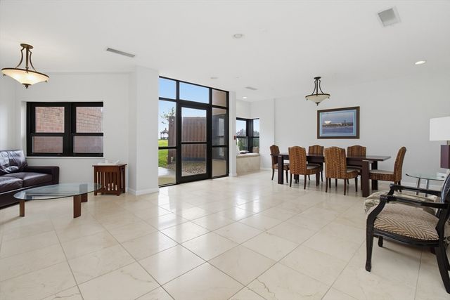 1 Seal Harbor Rd 413, Winthrop, MA 02152