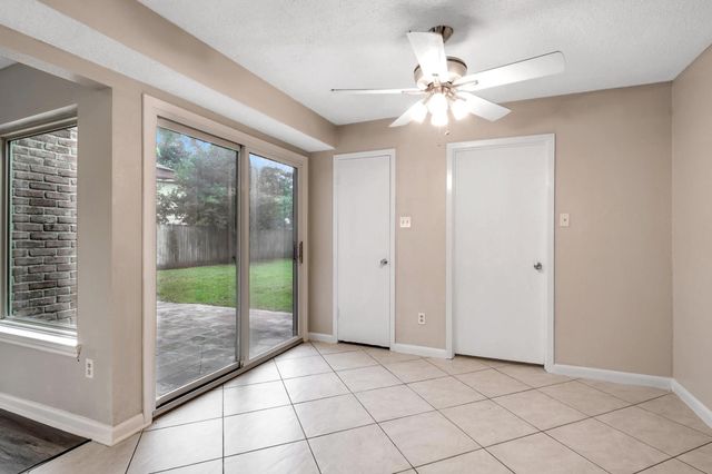 706 S Diamondhead Boulevard, Crosby, TX 77532