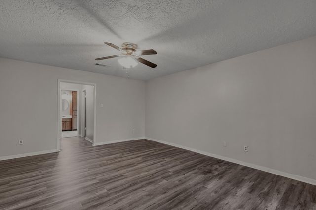 706 S Diamondhead Boulevard, Crosby, TX 77532