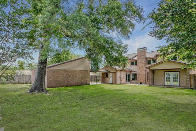 706 S Diamondhead Boulevard, Crosby, TX 77532