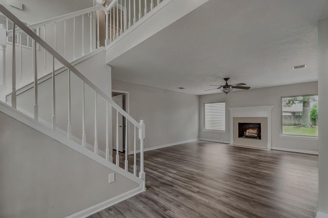 706 S Diamondhead Boulevard, Crosby, TX 77532