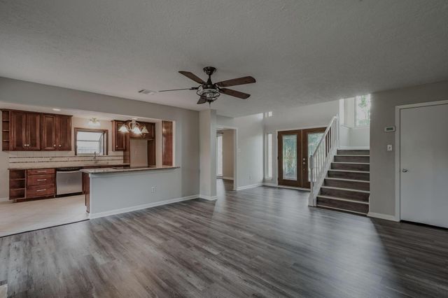 706 S Diamondhead Boulevard, Crosby, TX 77532
