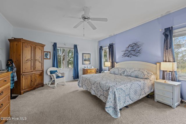 9804 Clarendon Drive, Emerald Isle, NC 28594