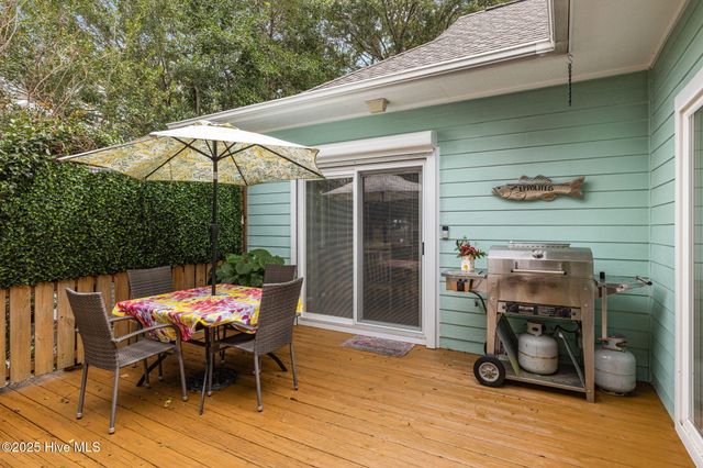 9804 Clarendon Drive, Emerald Isle, NC 28594