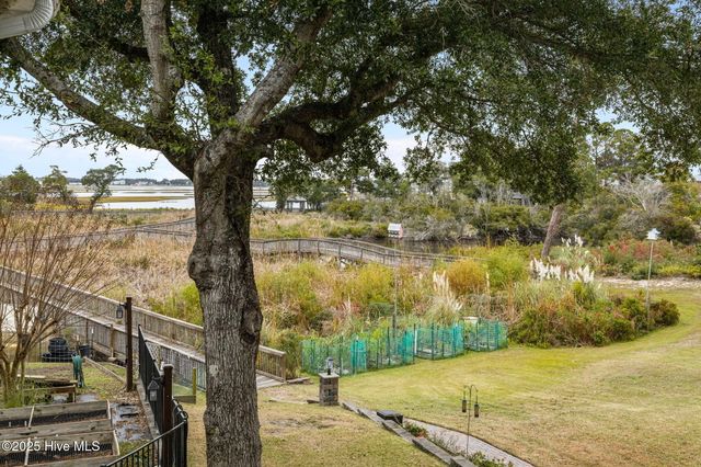 9804 Clarendon Drive, Emerald Isle, NC 28594