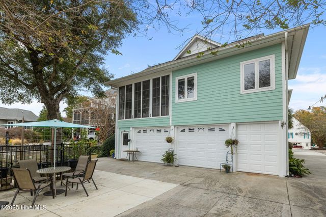 9804 Clarendon Drive, Emerald Isle, NC 28594