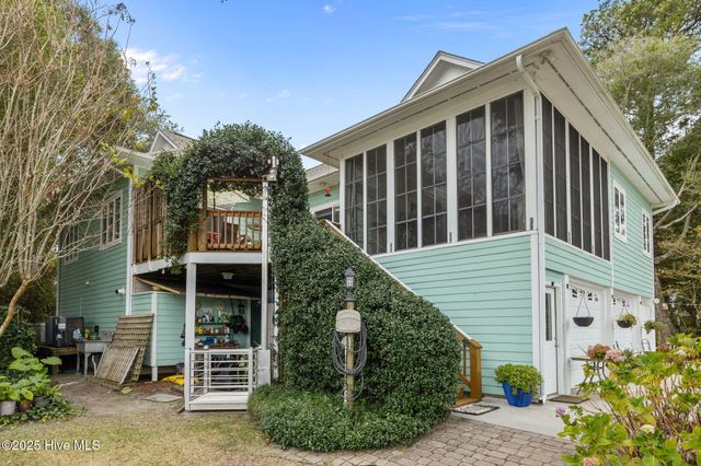 9804 Clarendon Drive, Emerald Isle, NC 28594