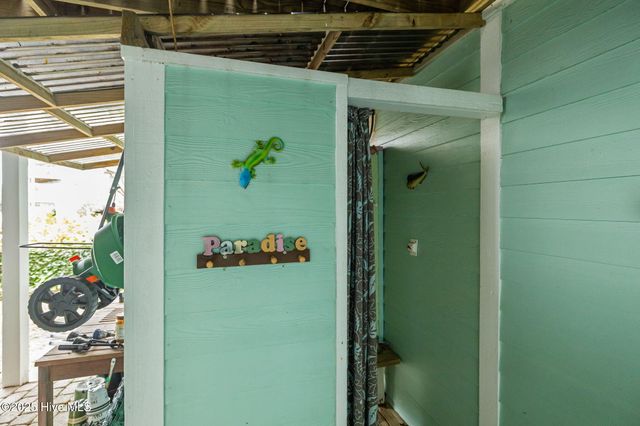 9804 Clarendon Drive, Emerald Isle, NC 28594