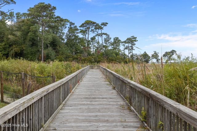 9804 Clarendon Drive, Emerald Isle, NC 28594