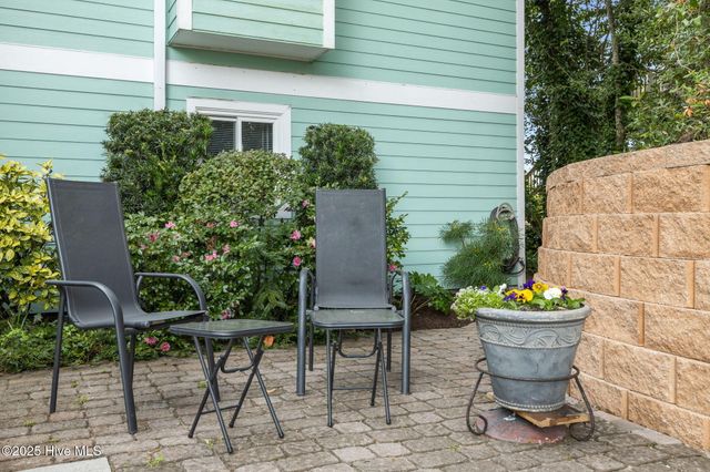 9804 Clarendon Drive, Emerald Isle, NC 28594