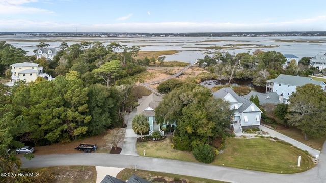 9804 Clarendon Drive, Emerald Isle, NC 28594