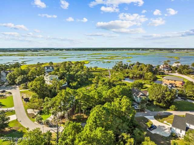 9804 Clarendon Drive, Emerald Isle, NC 28594