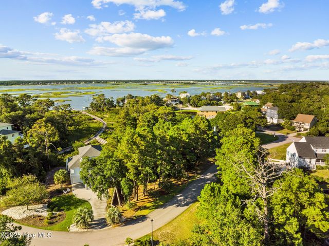 9804 Clarendon Drive, Emerald Isle, NC 28594