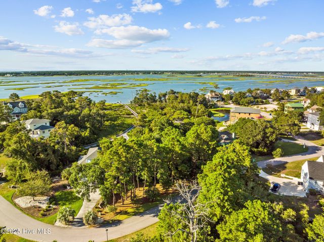 9804 Clarendon Drive, Emerald Isle, NC 28594