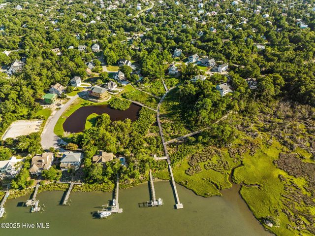 9804 Clarendon Drive, Emerald Isle, NC 28594